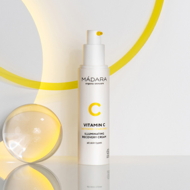 MADARA VITAMIN C Crème Régénérante Illuminatrice À La Vitamine C, 50ml | Parashop.com