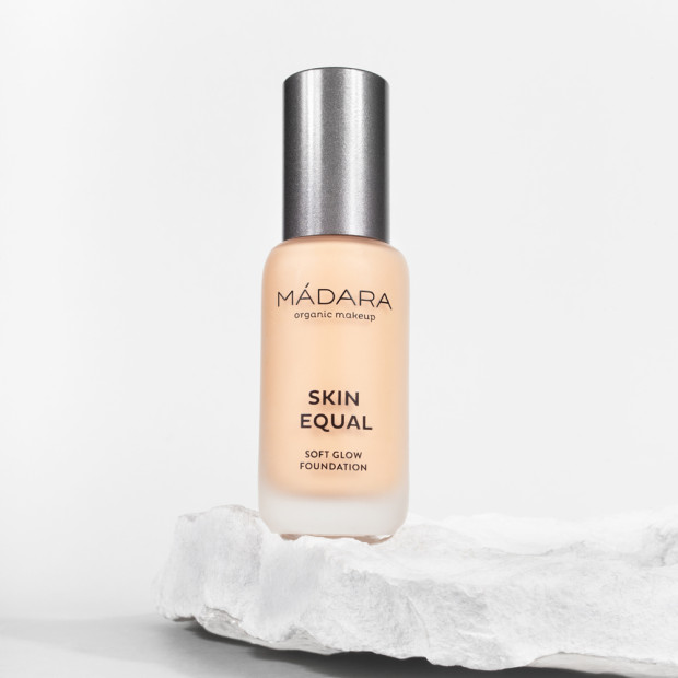 MADARA SKIN EQUAL Fond De Teint Éclat SPF15 20 IVORY, 30ml | Parashop.com