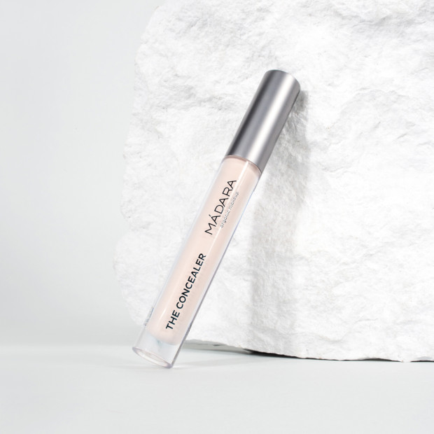 MADARA THE CONCEALER Correcteur Perfectionnant Lumineux 15 VANILLA, 4ml | Parashop.com